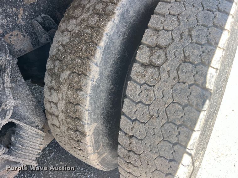 image for item EK8599 2011 International  7500 dump truck