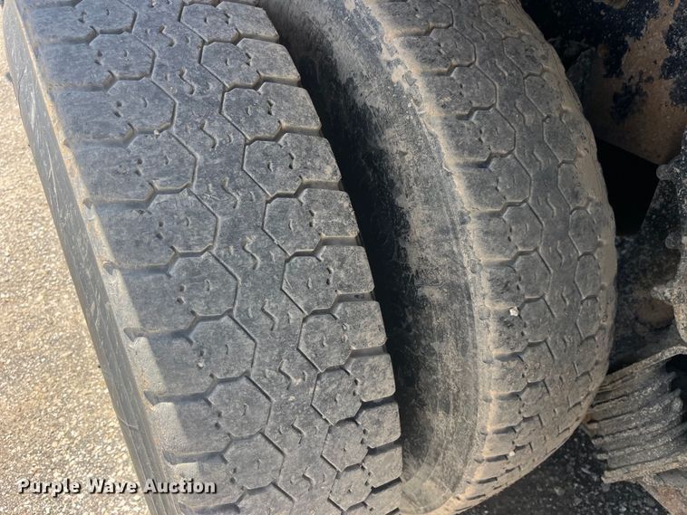 image for item EK8599 2011 International  7500 dump truck