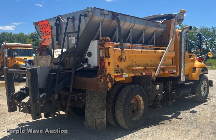 image for item EK8600 2006 International  7400 dump truck