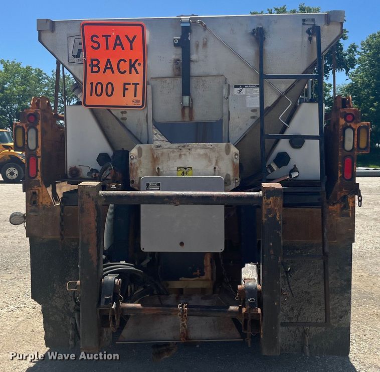 image for item EK8600 2006 International  7400 dump truck