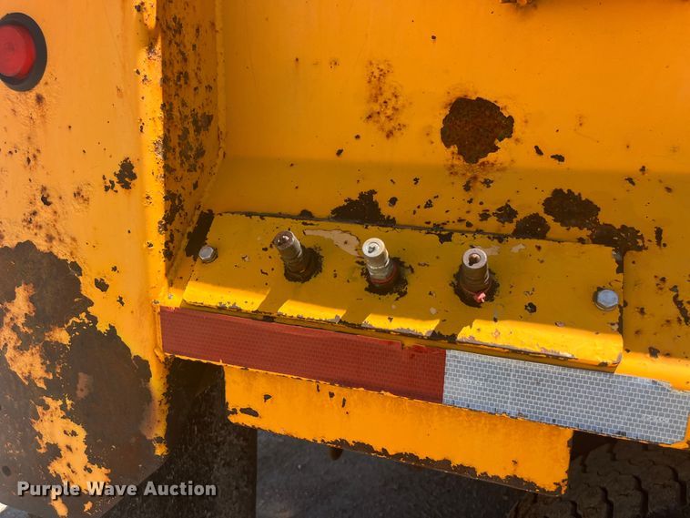 image for item EK8600 2006 International  7400 dump truck