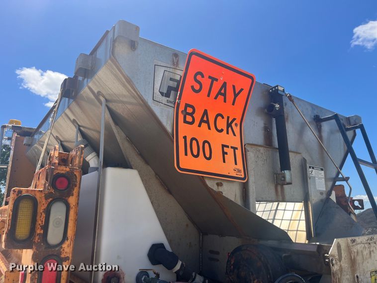 image for item EK8600 2006 International  7400 dump truck