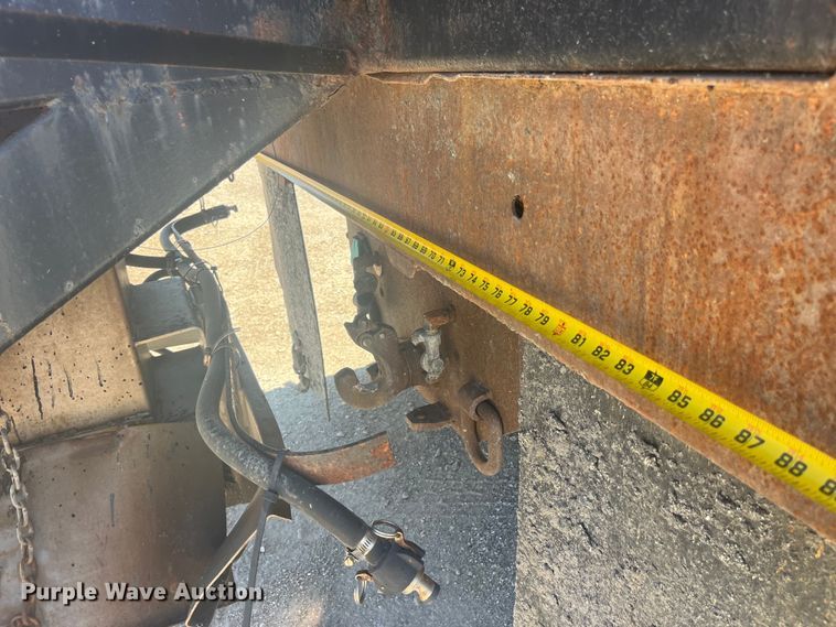 image for item EK8600 2006 International  7400 dump truck