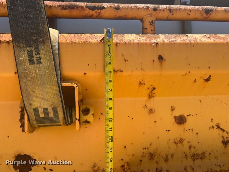 image for item EK8600 2006 International  7400 dump truck