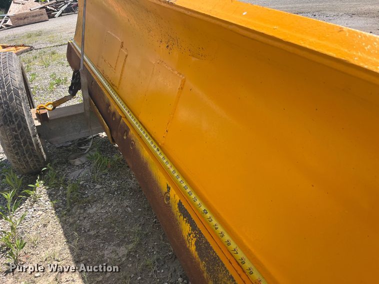 image for item EK8600 2006 International  7400 dump truck