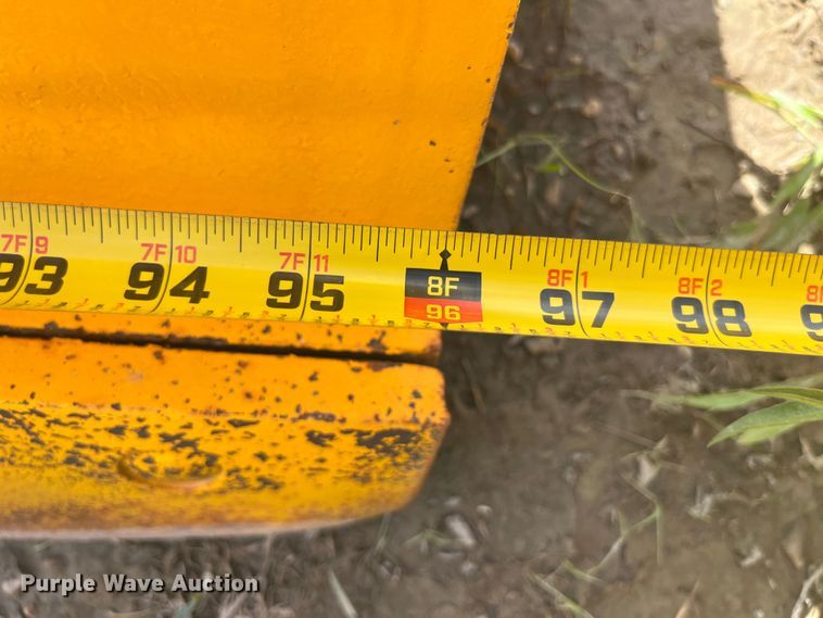 image for item EK8600 2006 International  7400 dump truck