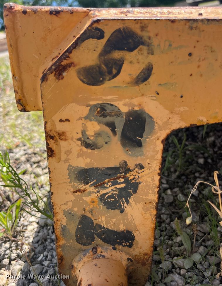 image for item EK8600 2006 International  7400 dump truck