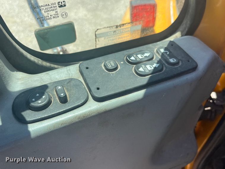 image for item EK8600 2006 International  7400 dump truck