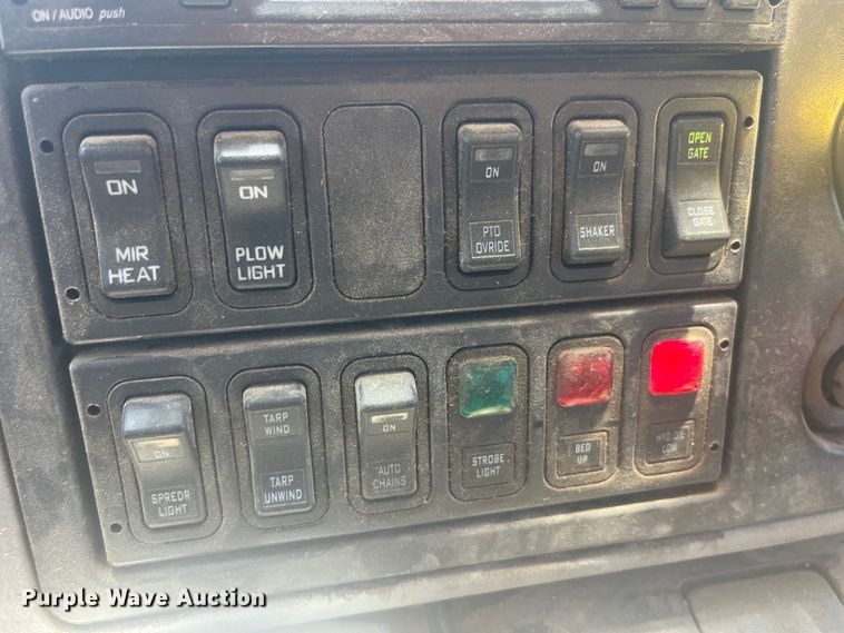 image for item EK8600 2006 International  7400 dump truck