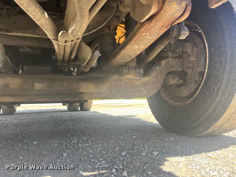 image for item EK8600 2006 International  7400 dump truck