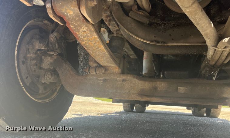 image for item EK8600 2006 International  7400 dump truck