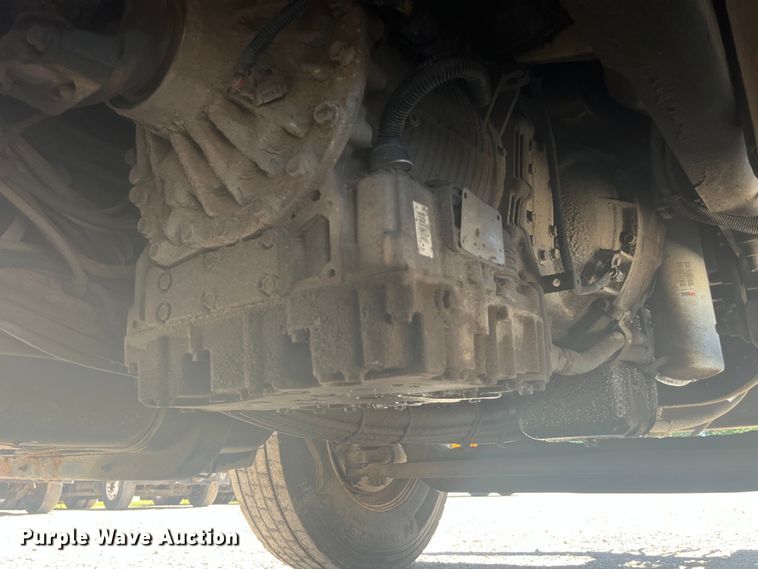 image for item EK8600 2006 International  7400 dump truck