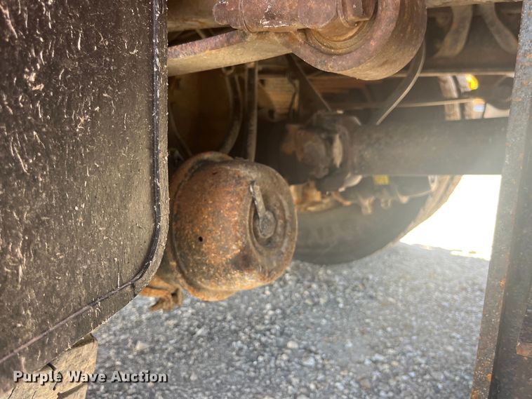 image for item EK8600 2006 International  7400 dump truck