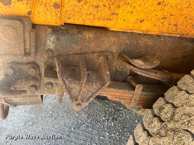 image for item EK8600 2006 International  7400 dump truck