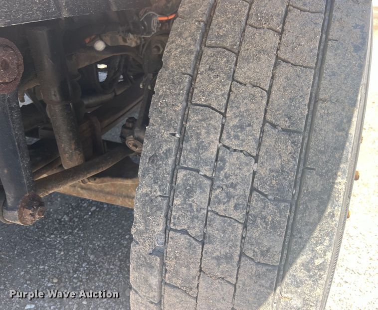 image for item EK8600 2006 International  7400 dump truck