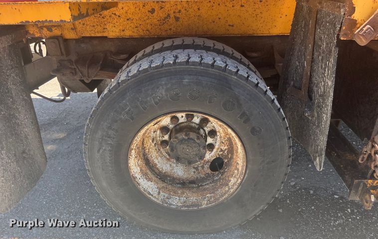 image for item EK8600 2006 International  7400 dump truck