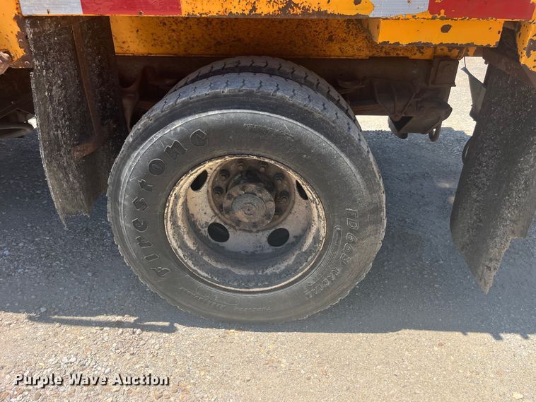 image for item EK8600 2006 International  7400 dump truck