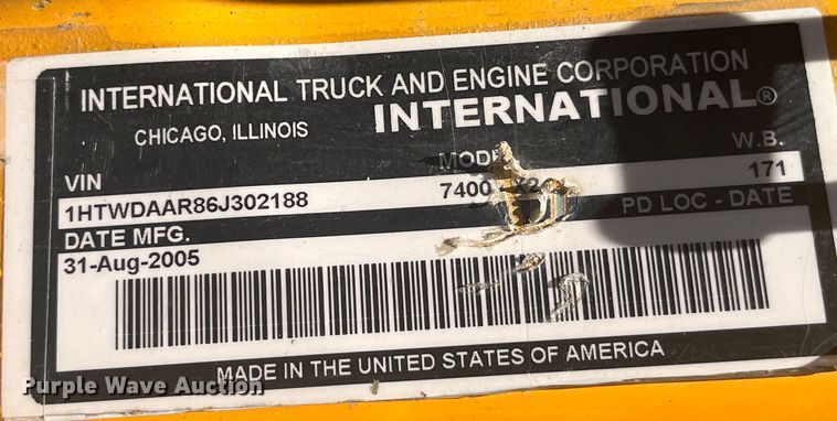 image for item EK8600 2006 International  7400 dump truck