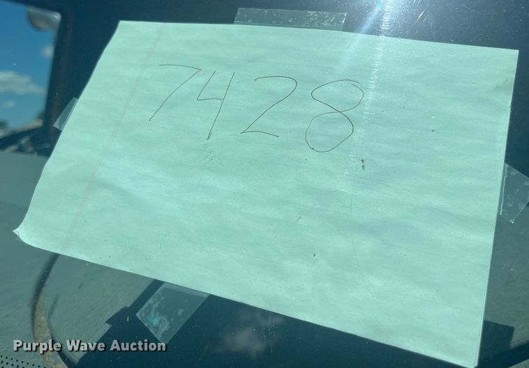 image for item EK8600 2006 International  7400 dump truck