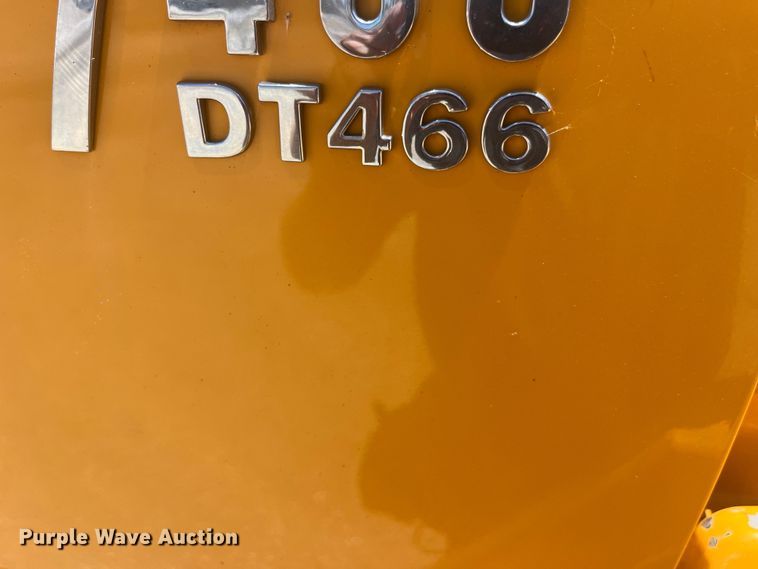 image for item EK8601 2006 International  7400 dump truck