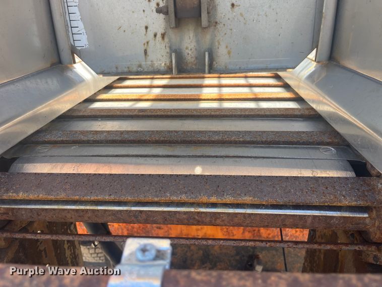 image for item EK8601 2006 International  7400 dump truck