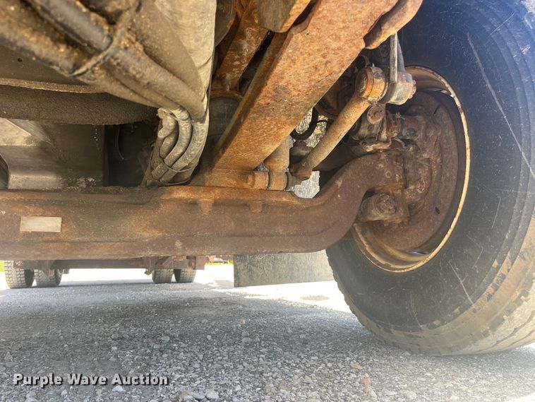 image for item EK8601 2006 International  7400 dump truck