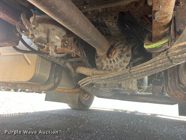 image for item EK8601 2006 International  7400 dump truck