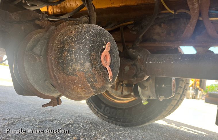 image for item EK8601 2006 International  7400 dump truck