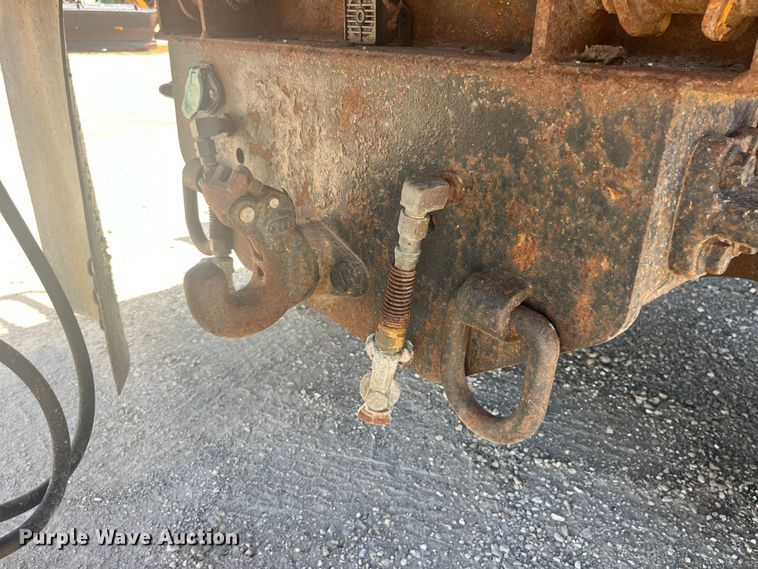 image for item EK8601 2006 International  7400 dump truck