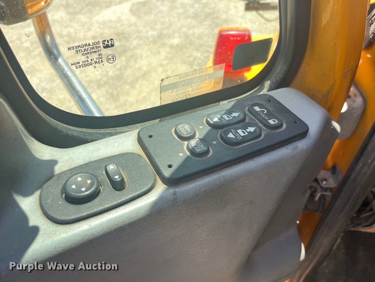 image for item EK8601 2006 International  7400 dump truck