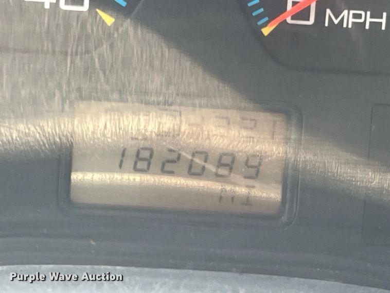 image for item EK8601 2006 International  7400 dump truck