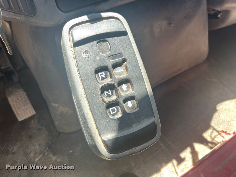 image for item EK8601 2006 International  7400 dump truck