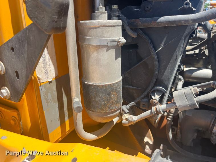 image for item EK8601 2006 International  7400 dump truck