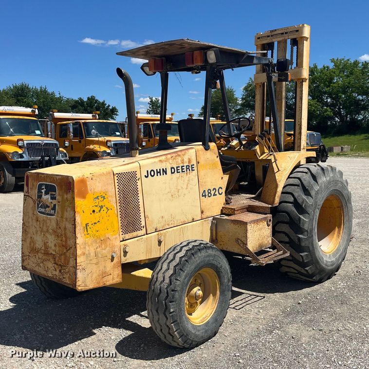 image for item EK8604 1987 John Deere 482C forklift