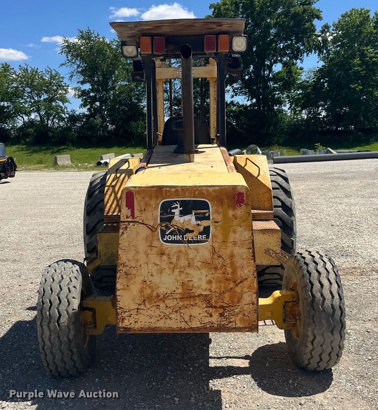 image for item EK8604 1987 John Deere 482C forklift