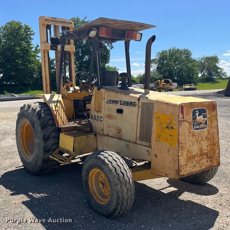 image for item EK8604 1987 John Deere 482C forklift