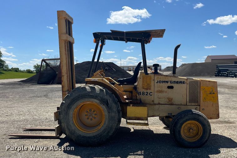 image for item EK8604 1987 John Deere 482C forklift