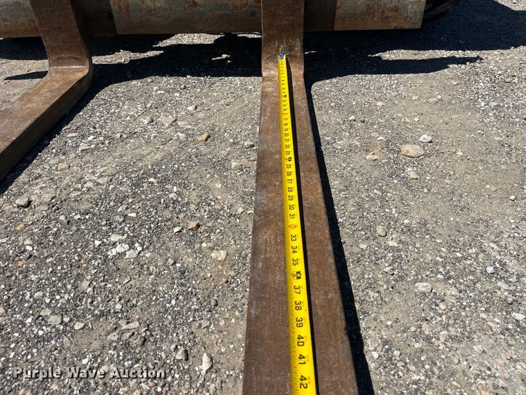 image for item EK8604 1987 John Deere 482C forklift