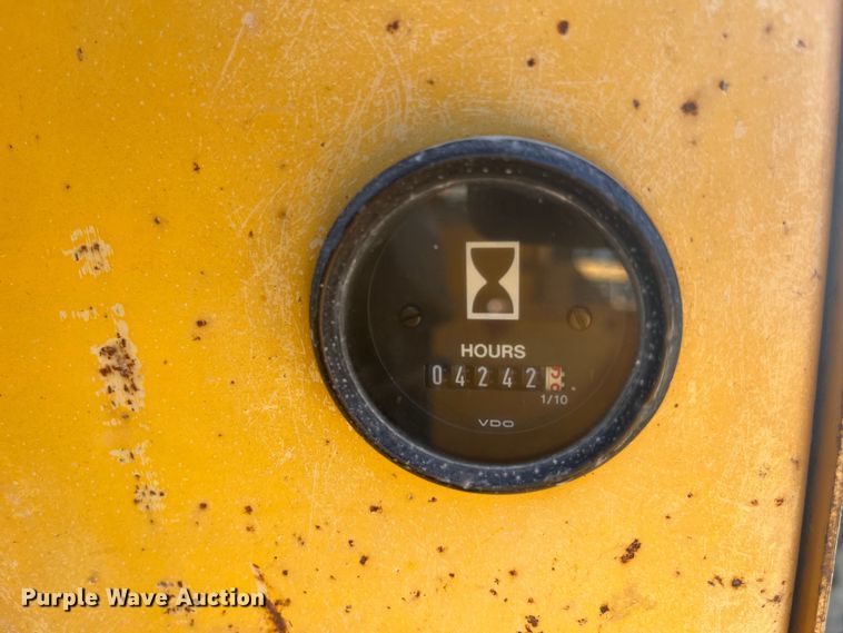 image for item EK8604 1987 John Deere 482C forklift