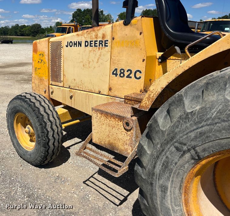 image for item EK8604 1987 John Deere 482C forklift