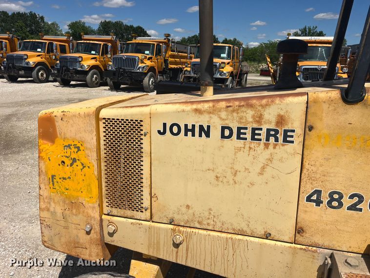 image for item EK8604 1987 John Deere 482C forklift