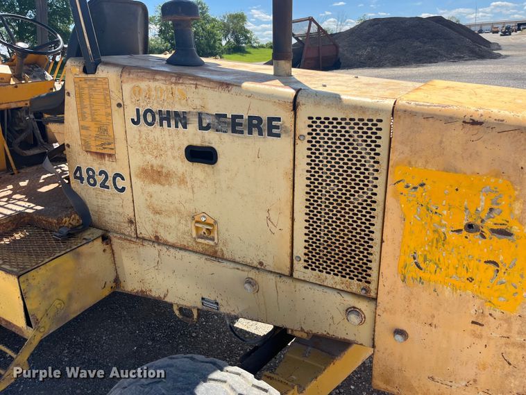 image for item EK8604 1987 John Deere 482C forklift