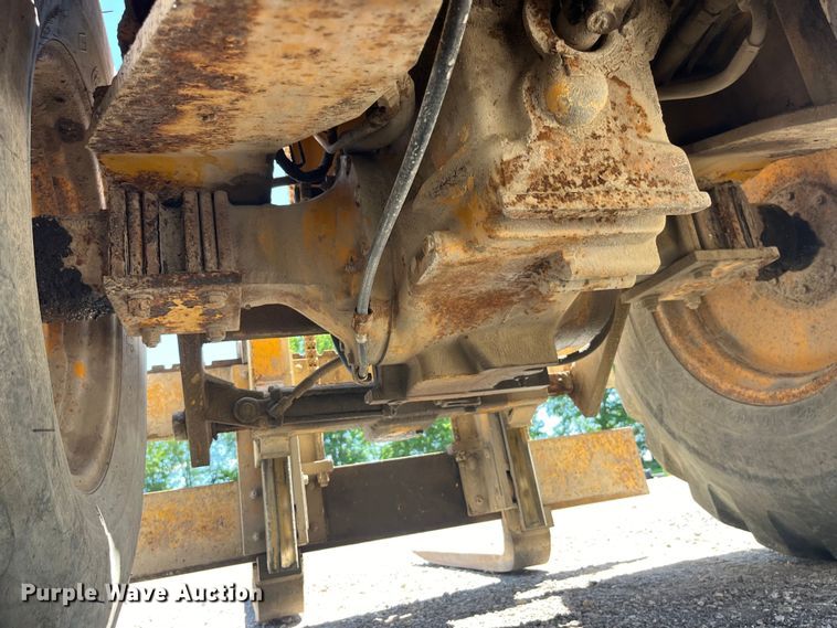 image for item EK8604 1987 John Deere 482C forklift