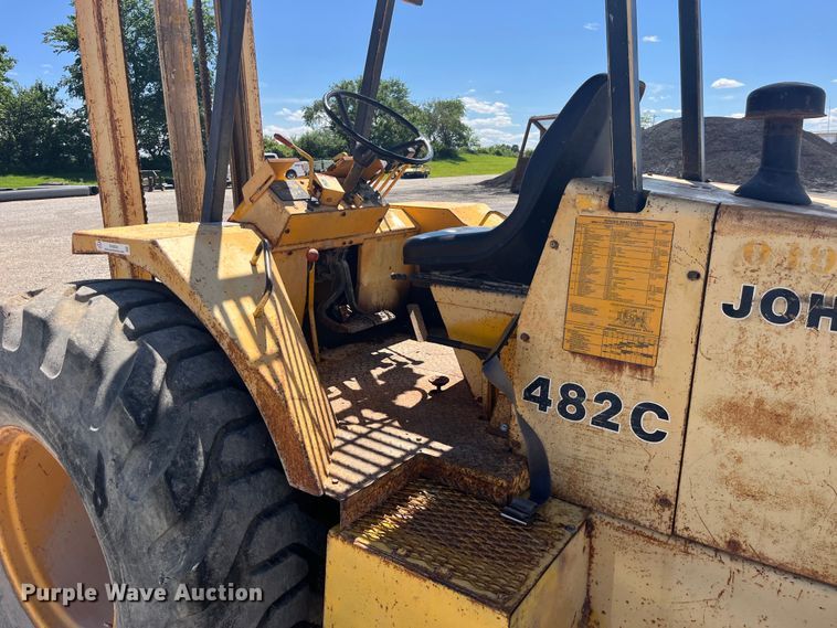 image for item EK8604 1987 John Deere 482C forklift