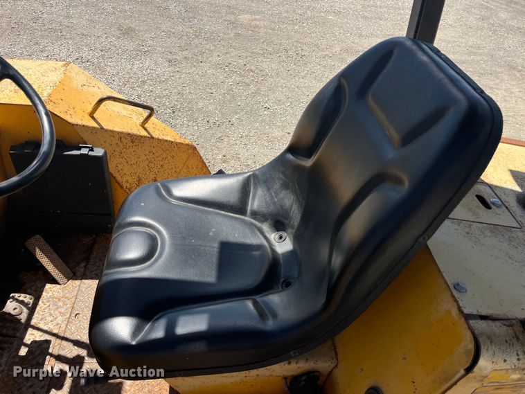 image for item EK8604 1987 John Deere 482C forklift