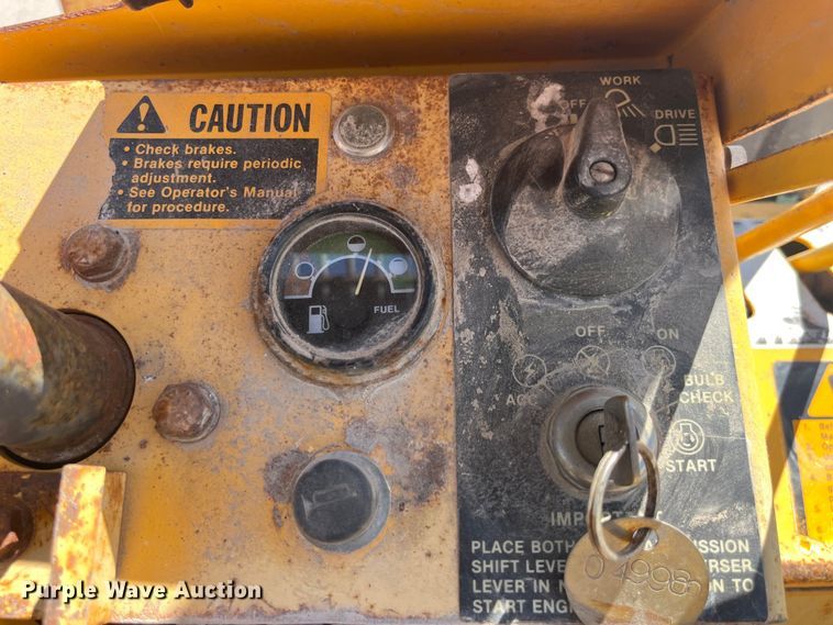 image for item EK8604 1987 John Deere 482C forklift