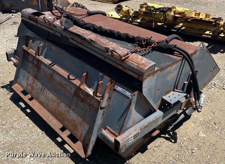 image for item EK8605 Skid steer sweeper