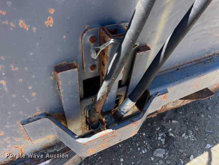 image for item EK8605 Skid steer sweeper