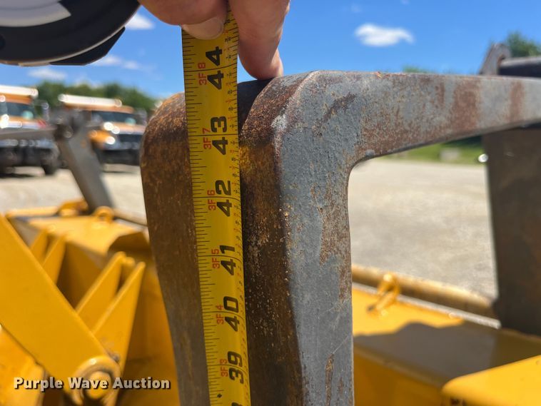 image for item EK8608 2003 John Deere 410G backhoe