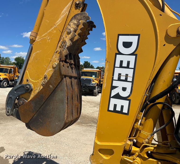 image for item EK8608 2003 John Deere 410G backhoe